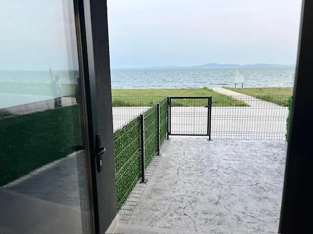 アパート Aliara Dilara ポモリエ